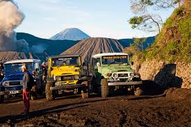 Mount Bromo Semeru Trekking Tour Package 4 Days 3 Nights