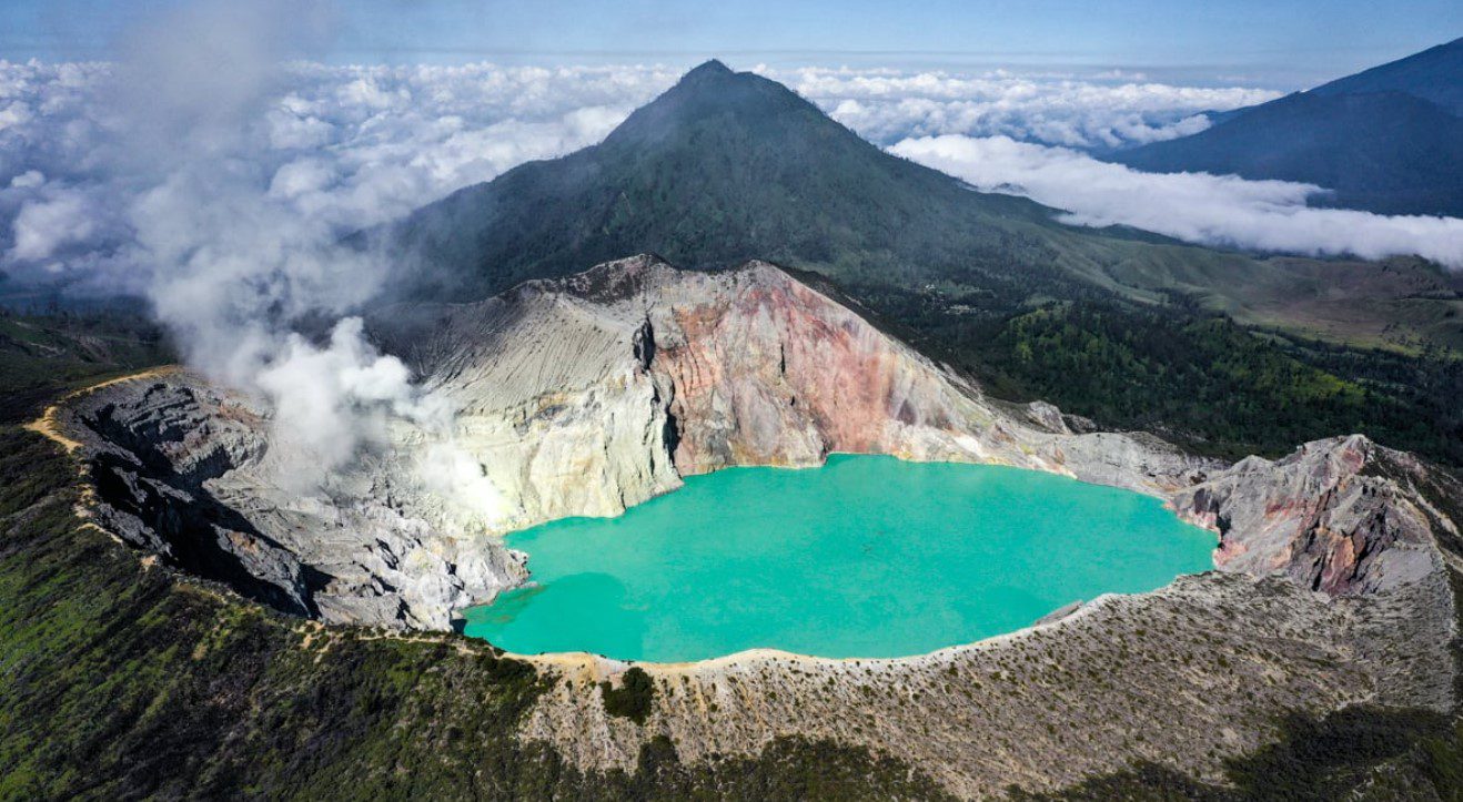 Tracing History: Kawah Ijen Volcano's Last Eruption Unveiled